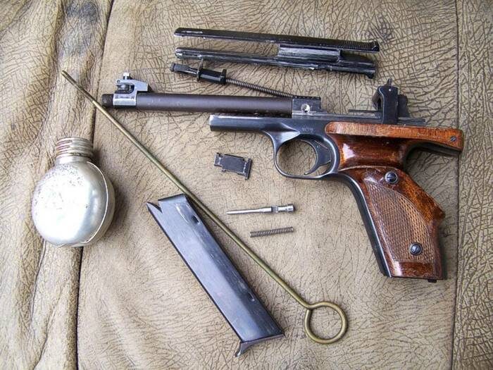 Как слепой советский конструктор создал отличный малокалиберный пистолет