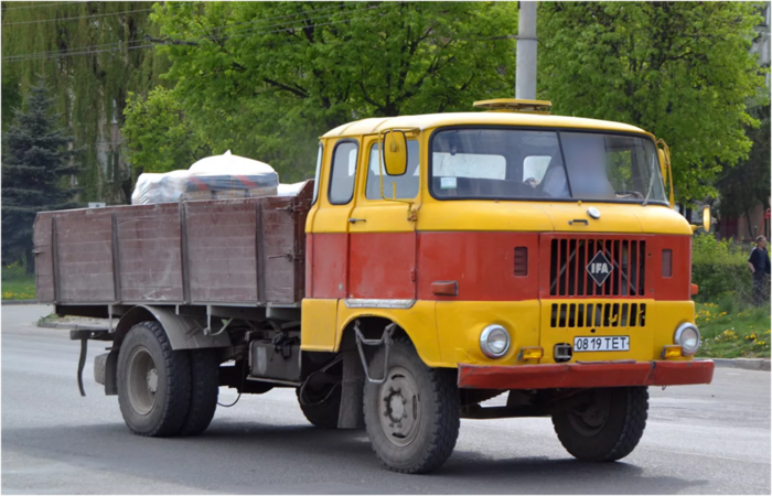 Надёжные грузовики, переехавшие к нам из ГДР