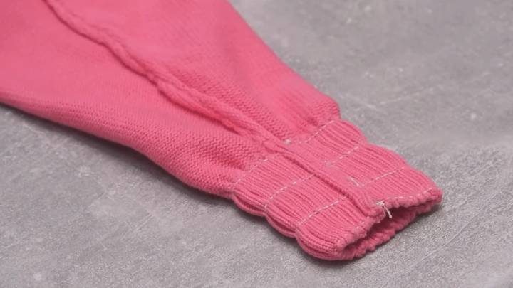 Как справиться с растянутыми рукавами свитера